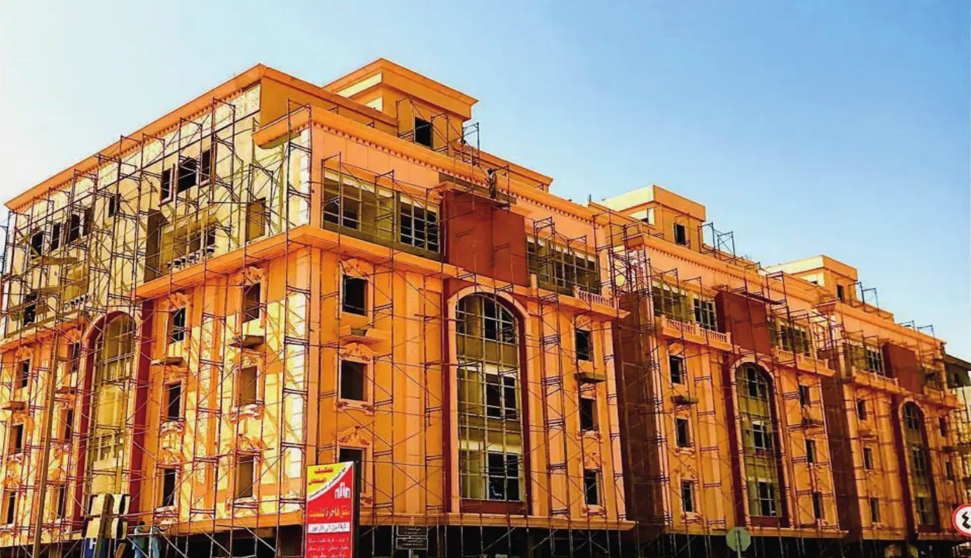 مجمع سكني — مرحلة تركيب الواجهات